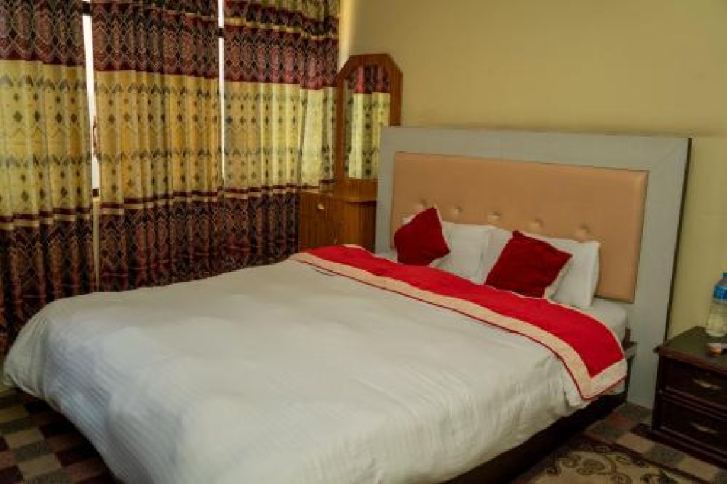 Double Bed x1